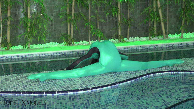 Flexilady: Surprise in the Hotel Pool