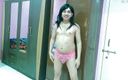 Cute & Nude Crossdresser: 겸둥이 누드 sissy 크로스드레서 펨보이 달콤한 롤리팝 자위와 사정.