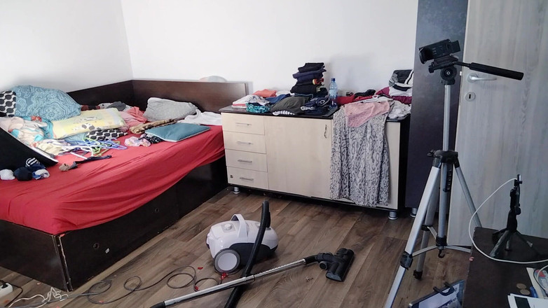 Amateur_MS: Une femme amateur s’amuse avec des roses. Une maman sexy...