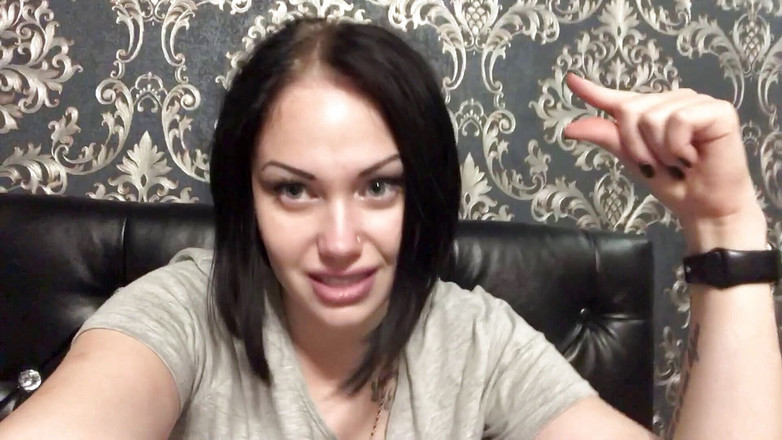 Goddess Misha Goldy: Bạn là ngôi sao trong rạp xiếc của quái vật!...