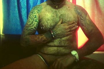 Phillholes: Provocando dildo