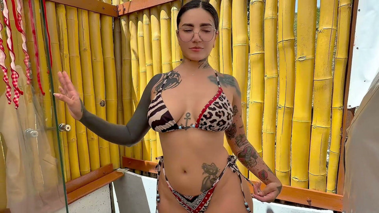 La Rola: Lucky Waiter Fucks My Tight Wet Pussy Until He Cums...