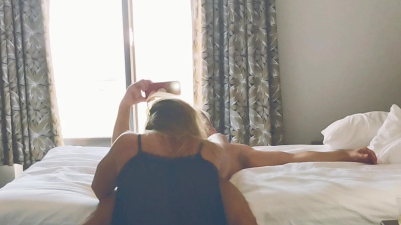 Estebanyanna: Seznamte se s podvádějící manželkou v hotelu Celý film. Je...