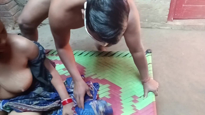 Renudbf: デシ村のサリ、きつい膣、セックスXXX動画、ヒンディー語音声