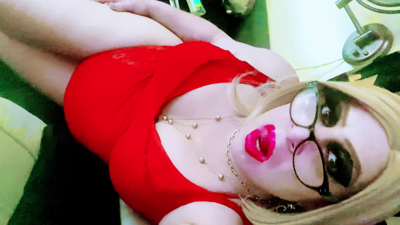 Krissy Sweets: Krissy Sweets rubia en tacones altos