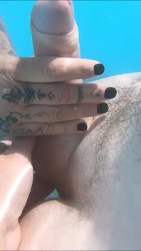 Holiday Threesome in the Pool