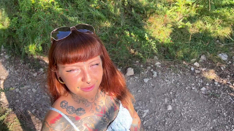 Only Owain: Татуйована тінка трахає мене під час походу