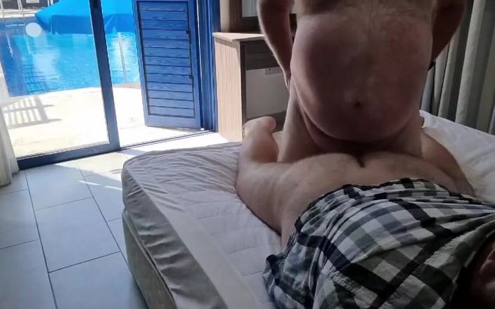 brummieboi89: Tata îl fute pe fiul vitreg în patul părinților