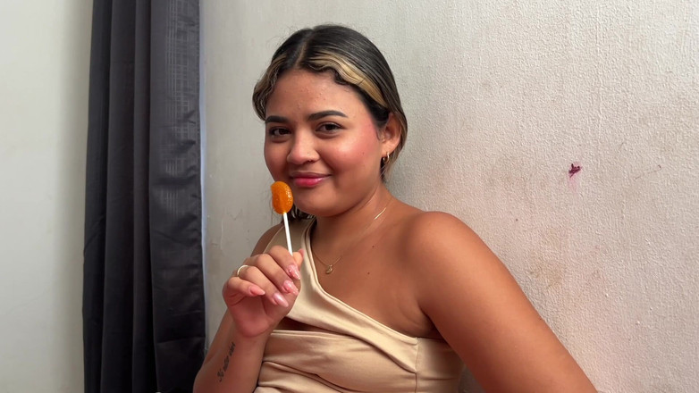 Yohamedi: Üvey kız kardeş tatlı yiyordu ve sonra bana sakso çekti