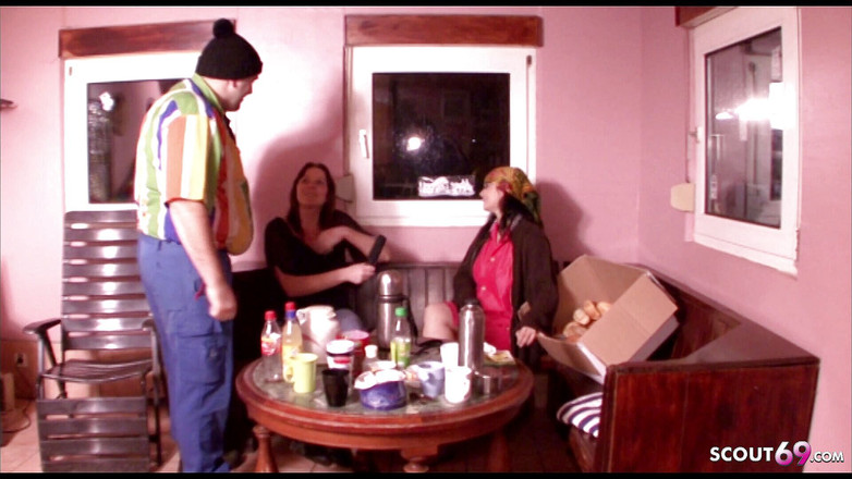 Full porn collection: La visite est terminée maintenant nous pouvons enfin baiser dans...