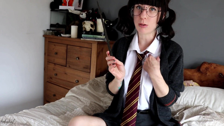 Fetpup: Gryffindor girl sucks teachers dick