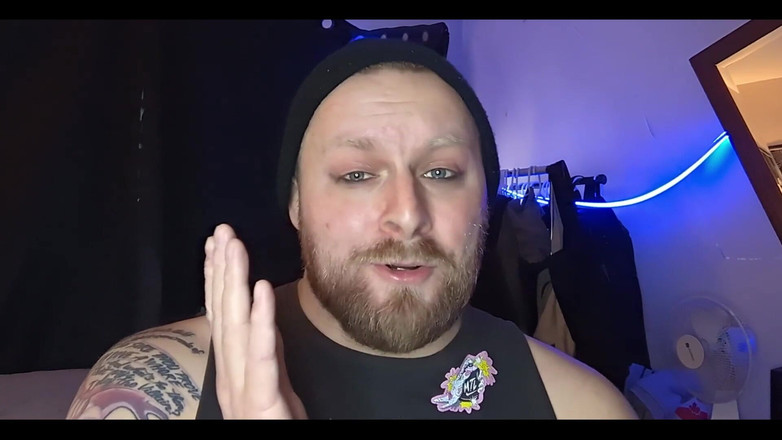 WolfgangWhite: Je t’humilie pour avoir eu un petit pénis avec compte à...