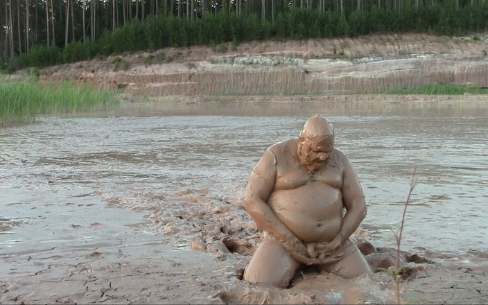 MuddyChubby: Exploring the Deep and Creamy Mud Pond