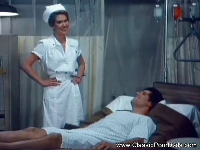 Classic Porn DVDs: 素敵な看護師は彼女の患者の大きなコックに乗っています