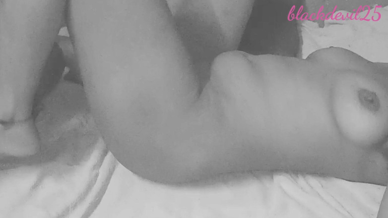 Mandadum: Minha esposa fodendo e dedilhando cãibra