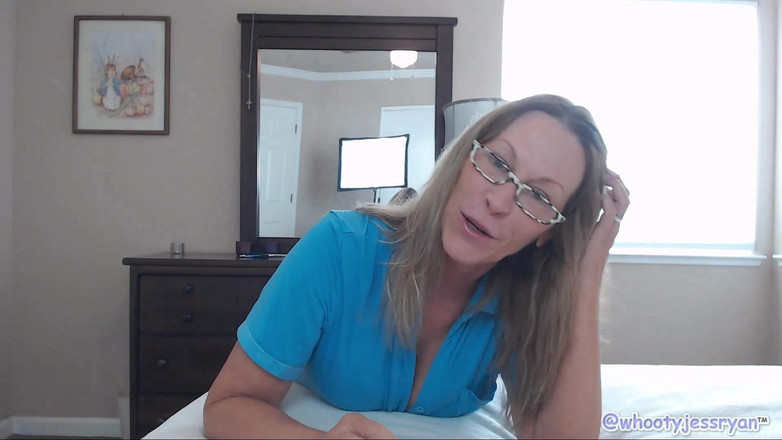 JessRyan: 粉丝俱乐部挑逗我的大屁股