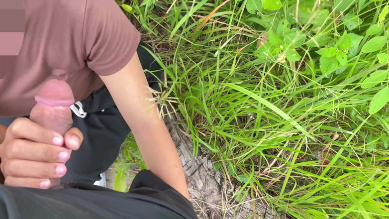 Pinay Shena Mae: Cum Swallow in Public.