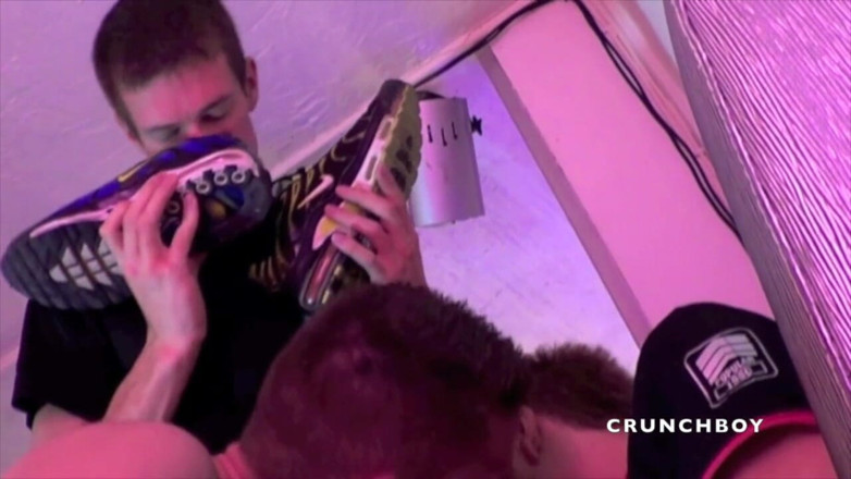 French Twinks Amator videos: 2 amies sexy baisent pour s'amuser
