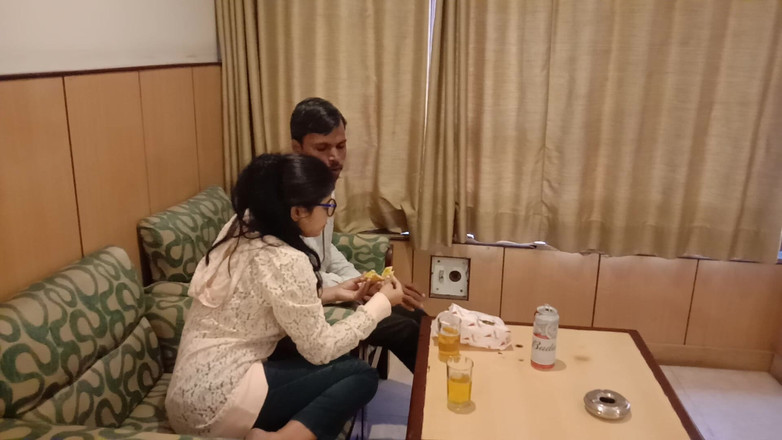 Hindi-Sex: La ragazza indiana calda cavalca il cazzo del suo ragazzo