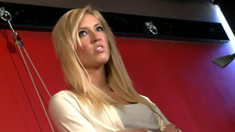 USA Fetish and Hardcore Clips: Victoria white è qui per mostrare le sue mosse spettacolari