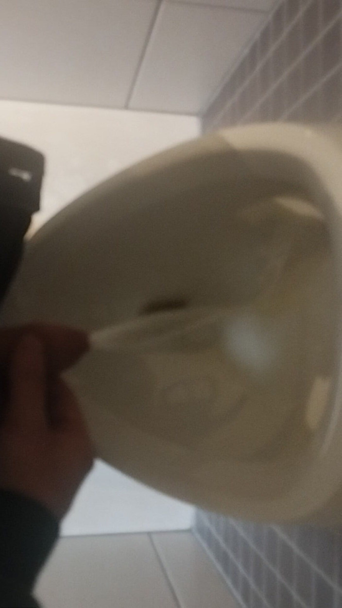 Bayer911: Pișându-se într-o baie