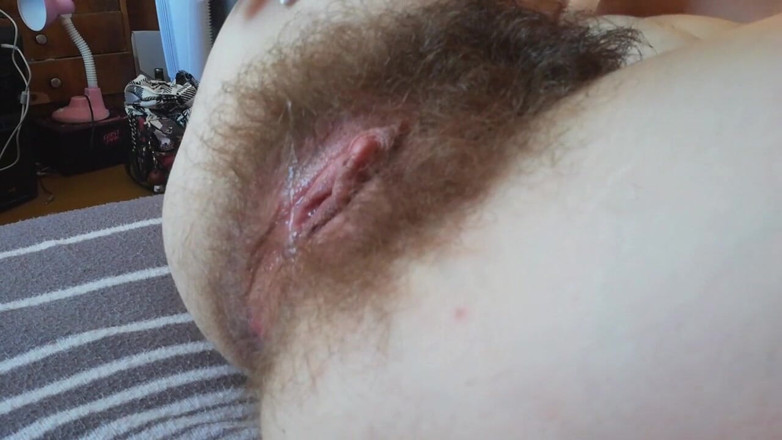 Cuteblonde666: Super hairy big clit pussy close up side view orgasm...