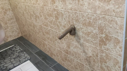 Irochka3008: Připojil jsem velký robertek ke zdi a mám svůj anál...