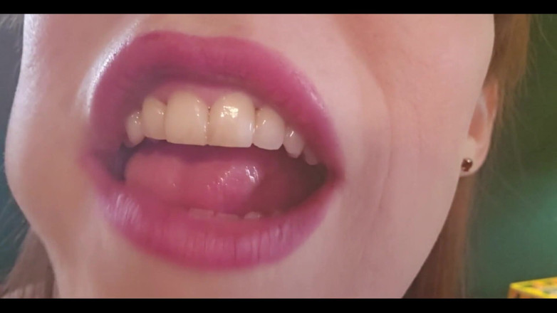 MistressThrope: Mi rovinano i denti con delle caramelle senza zucchero