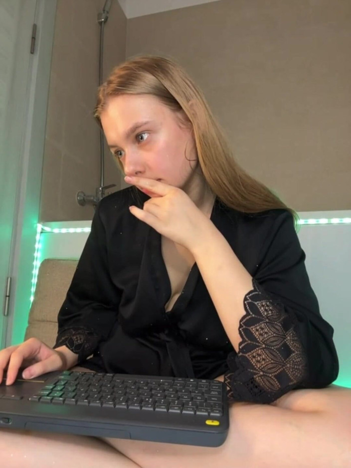 JuiceLussie: Blonde Amateur Fucking so Hot in the Bathroom