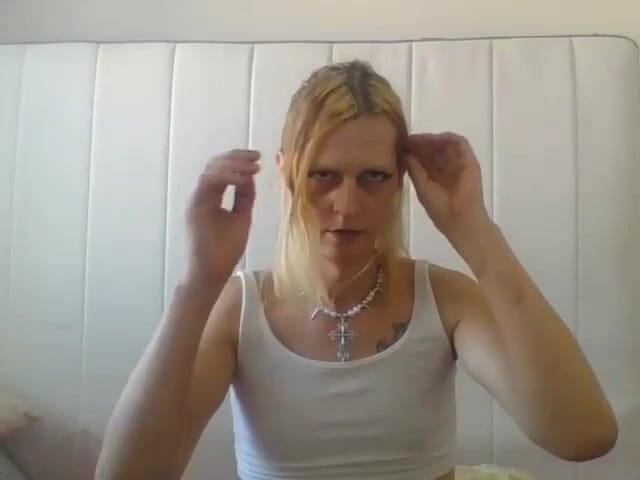 Skylova69: Cute Big Ass Trans Woman in Lingerie