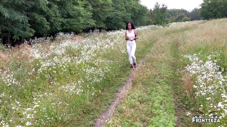 Frintteza: Recogida - bonita corredora follada al aire libre