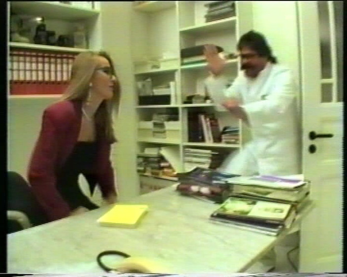 Under German Roofs: 濡れたマンコを持つドイツ人痴女がマンコを伸ばす 10