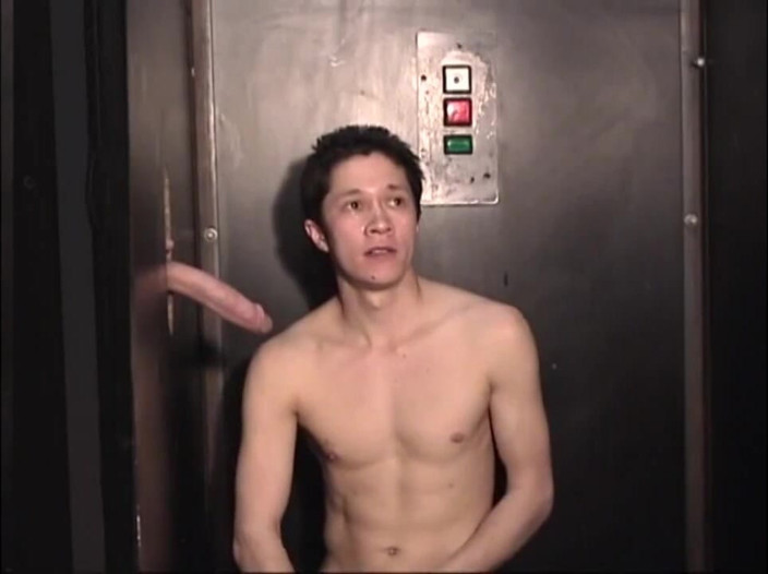 GAY VINTAGE PORN: Follada en lavatorio
