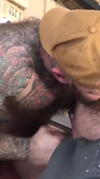 BEARFILMS - Bares fickt mit Jake Dixon und johnny pierce