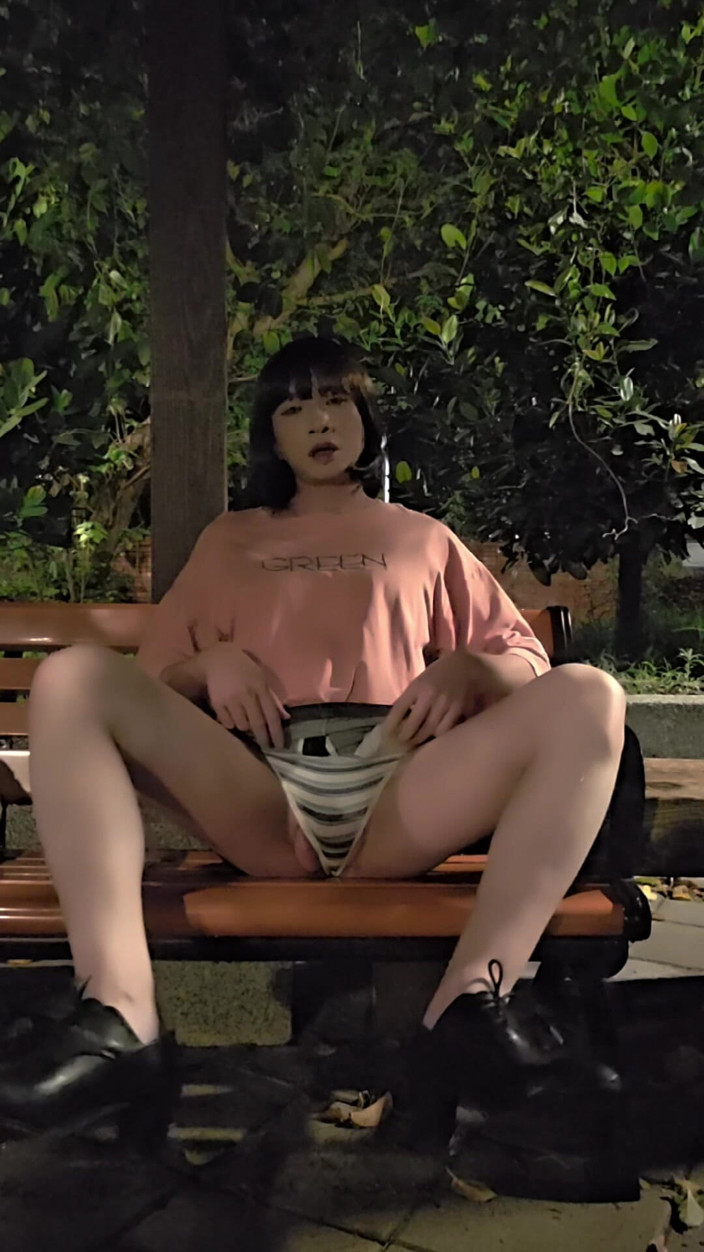 Taiwancdgirl: Shemale Ting Xuan Gets Ass Fucked by Glass Rod.