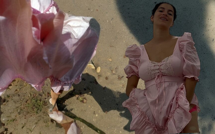 NamiQsein: Elle est allée faire du shopping et quand elle est...