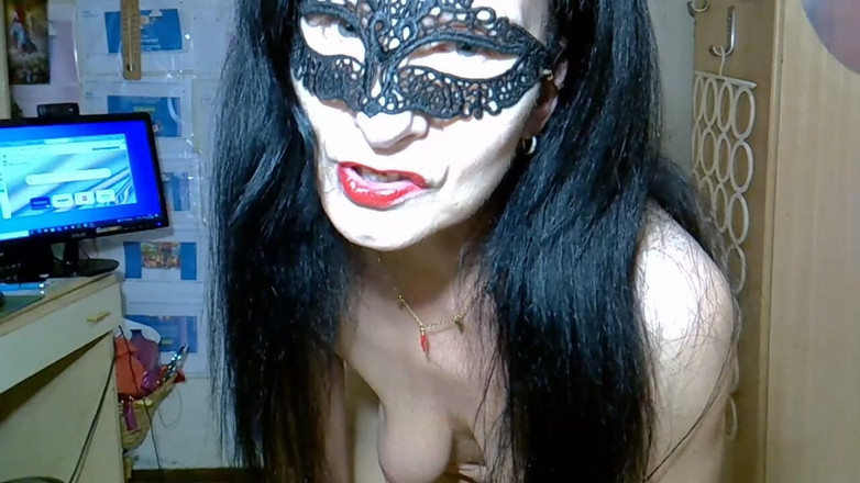 WEBREGINETTA2023: पेशाब करते हुए पेंटीहोज खड़ा है