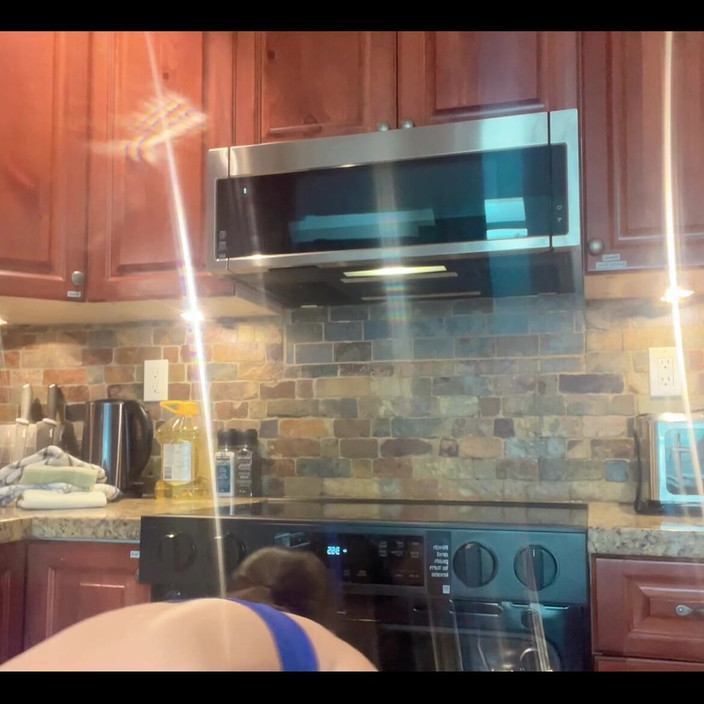 sweethanajapanese: キッチンのセクシーなお尻