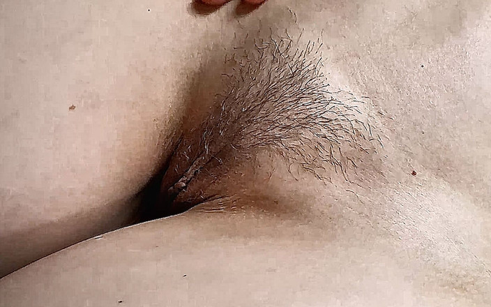 Gigi oficial: Ik knielde voor haar terwijl ze zich aankleedde op de...