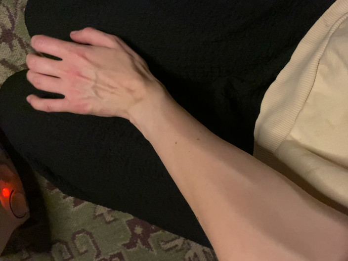 Princess Aisha: Veiny Hands Near the Heater