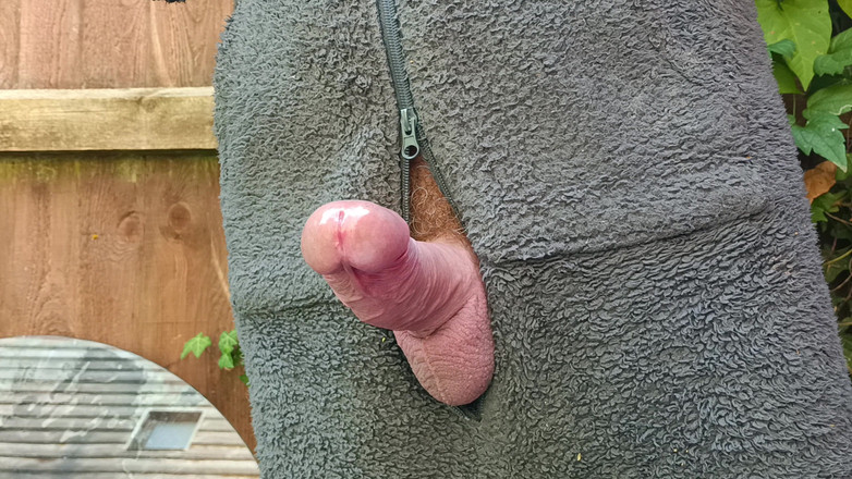 Rockardglans: Pinggiran zakar besar dan pancut mani, onesie luar melancap untuk...