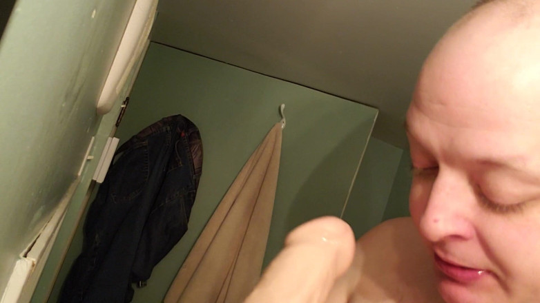 Charlieboy69: Deepthroat 11 palcový dildo den 2 body 3