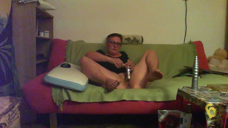 MadMarie: Squirting Session with Marie - a Splashy Time for Everyone!