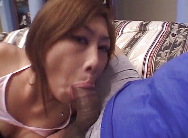 IntAsian: Awek Asia tahu cara mengendalikan dengan dua dongs besar