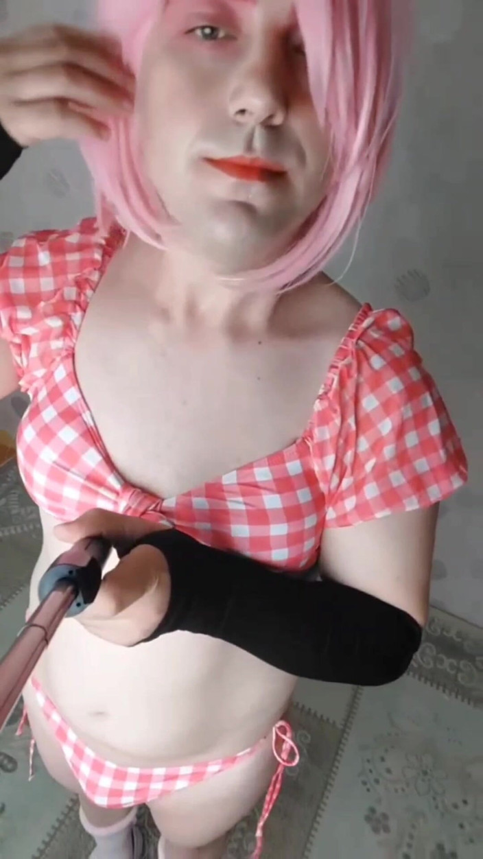 Kitty_Cross: Femboy im bikini sieht versaut ziemlich attraktiv aus