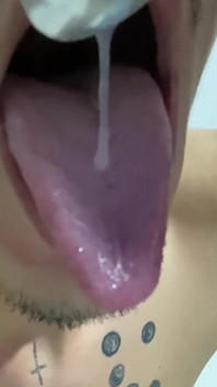 I Love to Swallow My Cum After a Big Milking