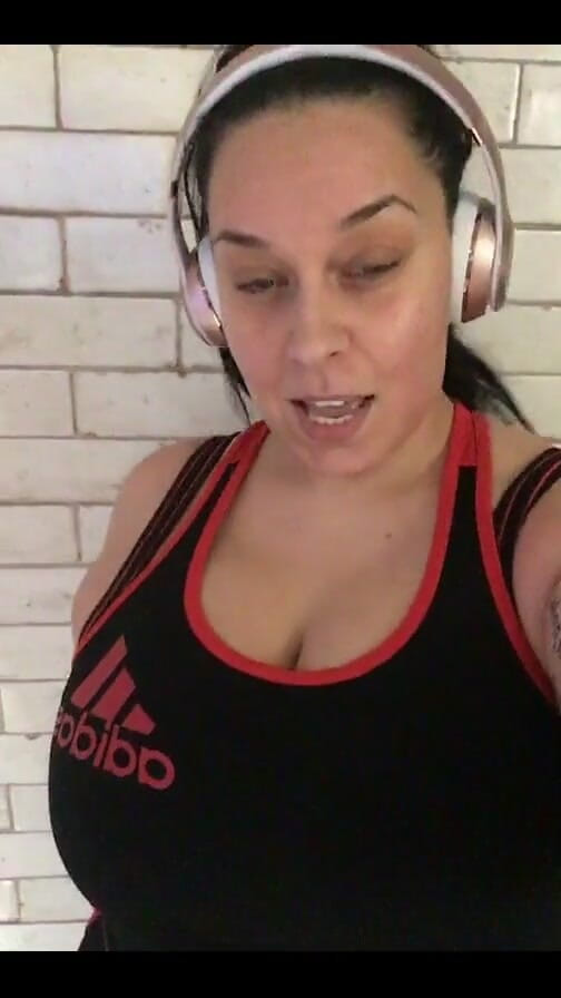 Anastasia Lux: Cvičení v tělocvičně ... Kardio před závažím a ano Trénuji 5krát týdně 2...