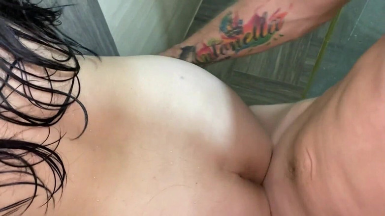 catalinagrande: 我第一次操我继女的阴户