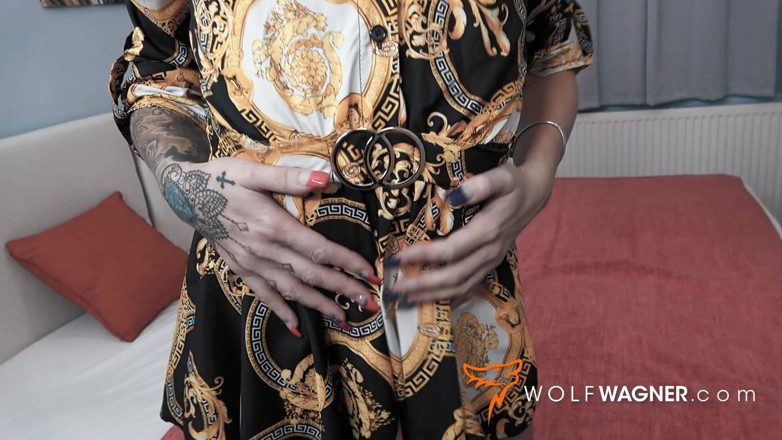 Wolf Wagner Com: 금발 걸레 밀프 April Paisley와의 커피 데이트 - 한 모금, 오럴, 섹스!