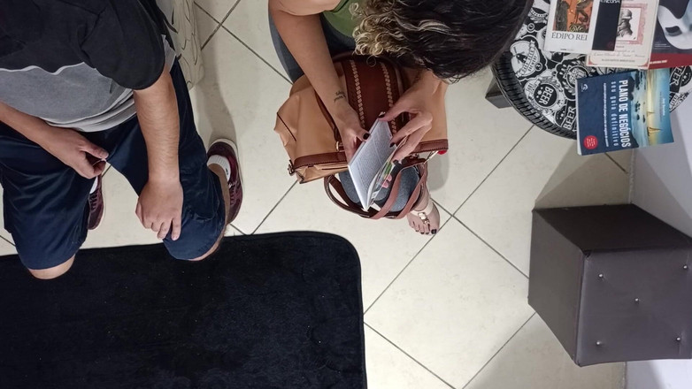 Victor SweetCoupleStories: Sexo inesperado na sala de espera com um estranho.